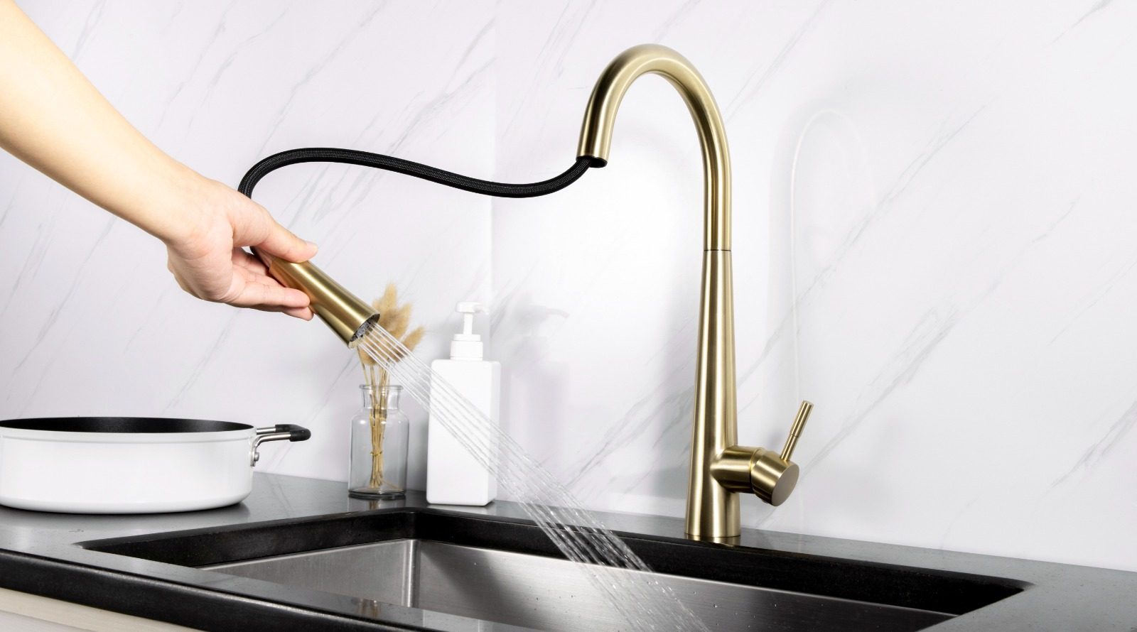 kitchen-faucet-montreal-laval-boisbriand-2-e1716401181762-1600x890 Kitchen faucet